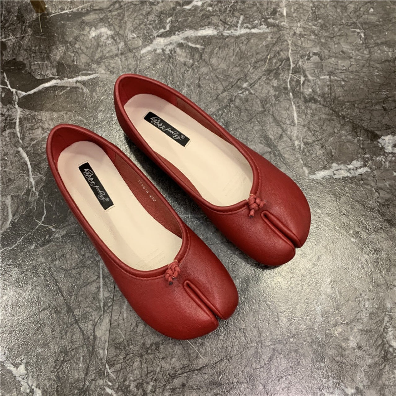 Women's Horseshoe Split-toe Shoes