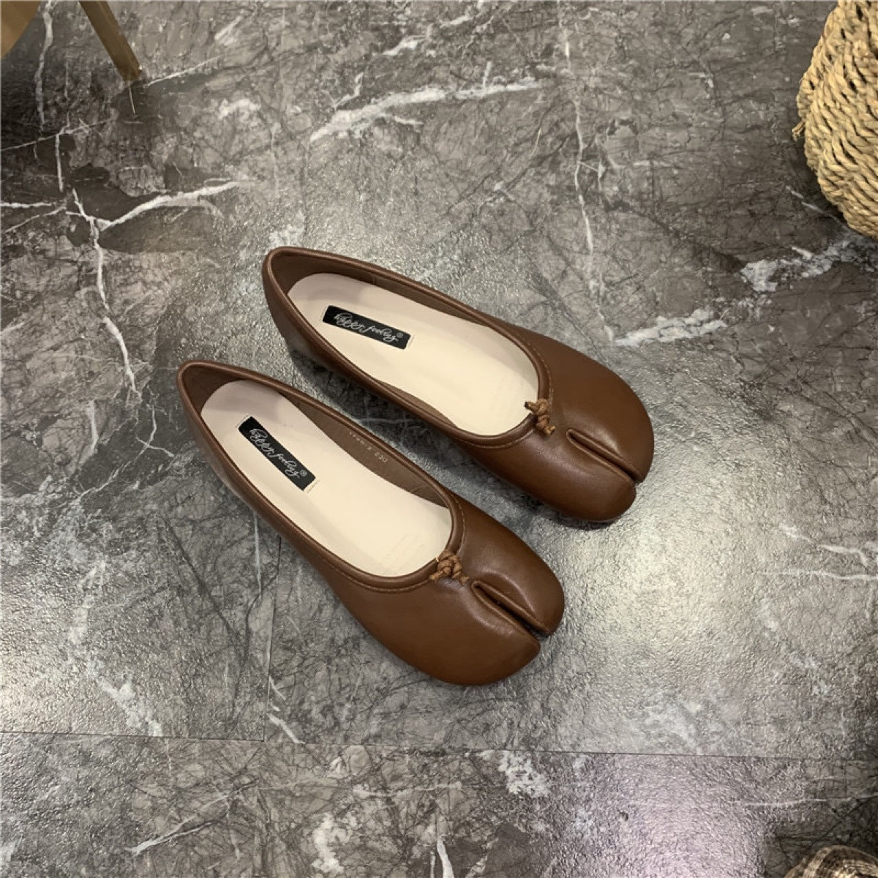 Women's Horseshoe Split-toe Shoes